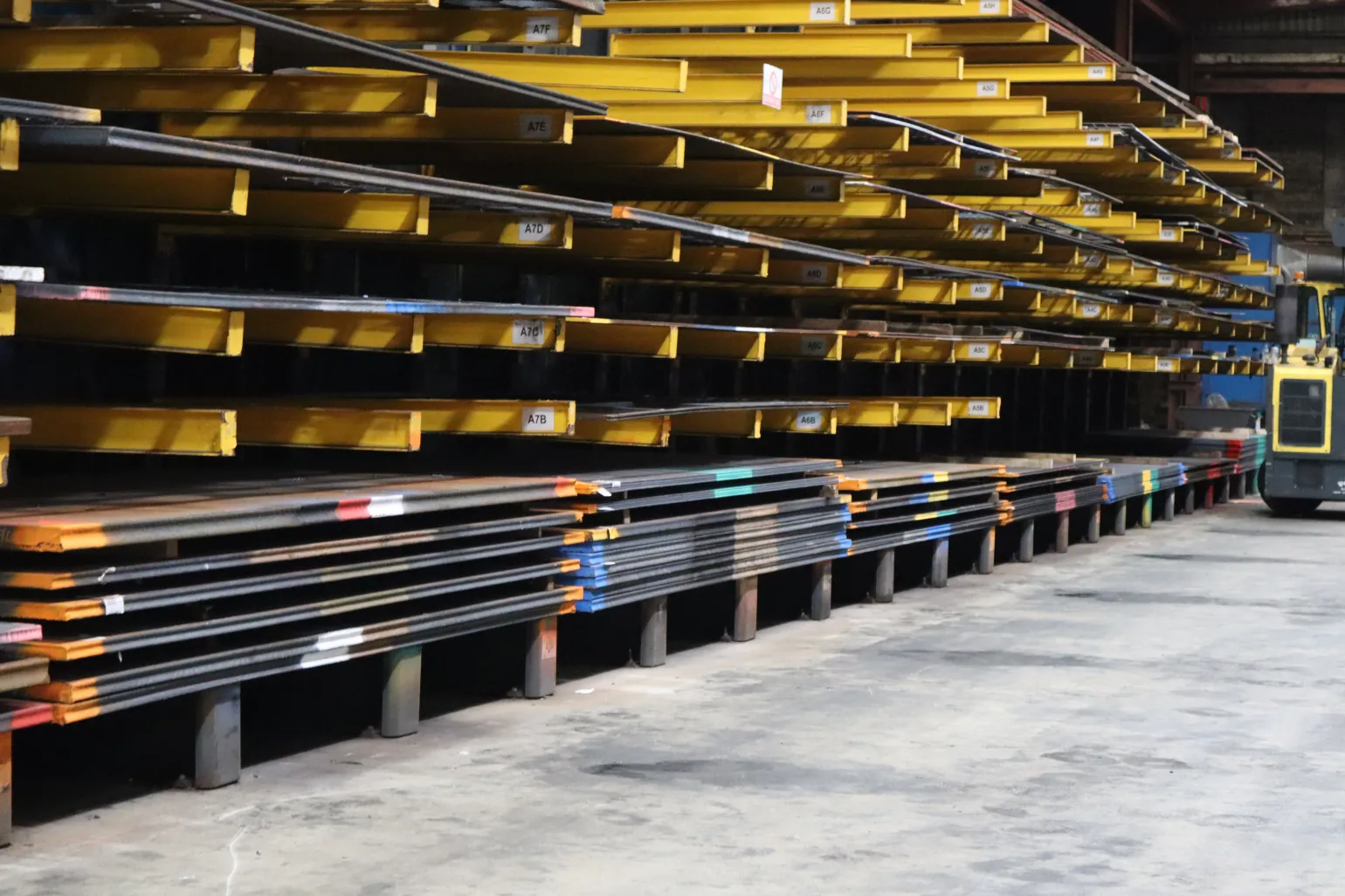 In addition to providing valuable support to structures, structural steel shapes offer many benefits. These benefits include:
	Adaptability for growth
	Cost-effectiveness
	Efficiency
	Environmentally friendly
	Reliability
	Safety
	Versatility