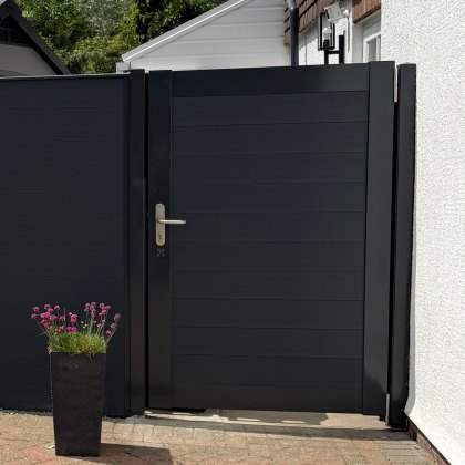 DuraPost® Aluminium Gate Frame - Black DuraPost® Aluminium Gate Frame - Black
