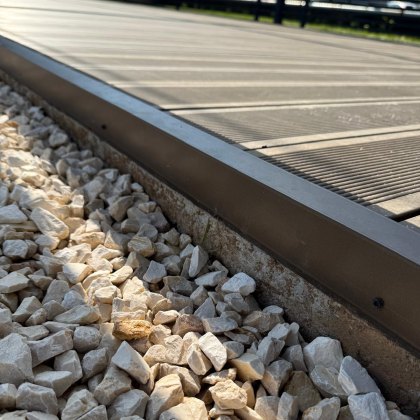 ScenicLiving Naturel Decking Aluminium Angle Trim - Rich Walnut