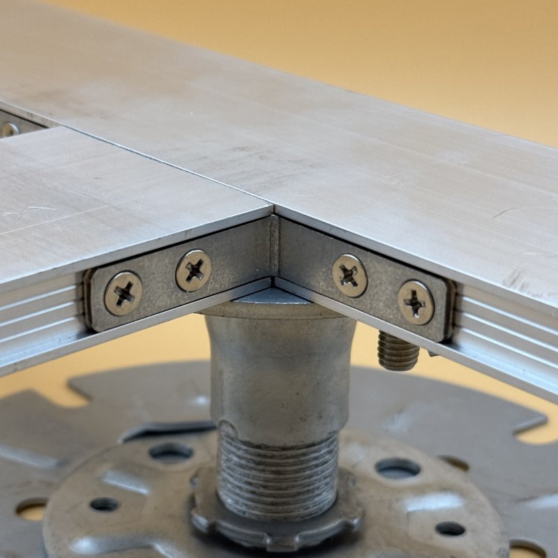 BM Architectural 20.5mm Right Angle Bracket for 25mm rail